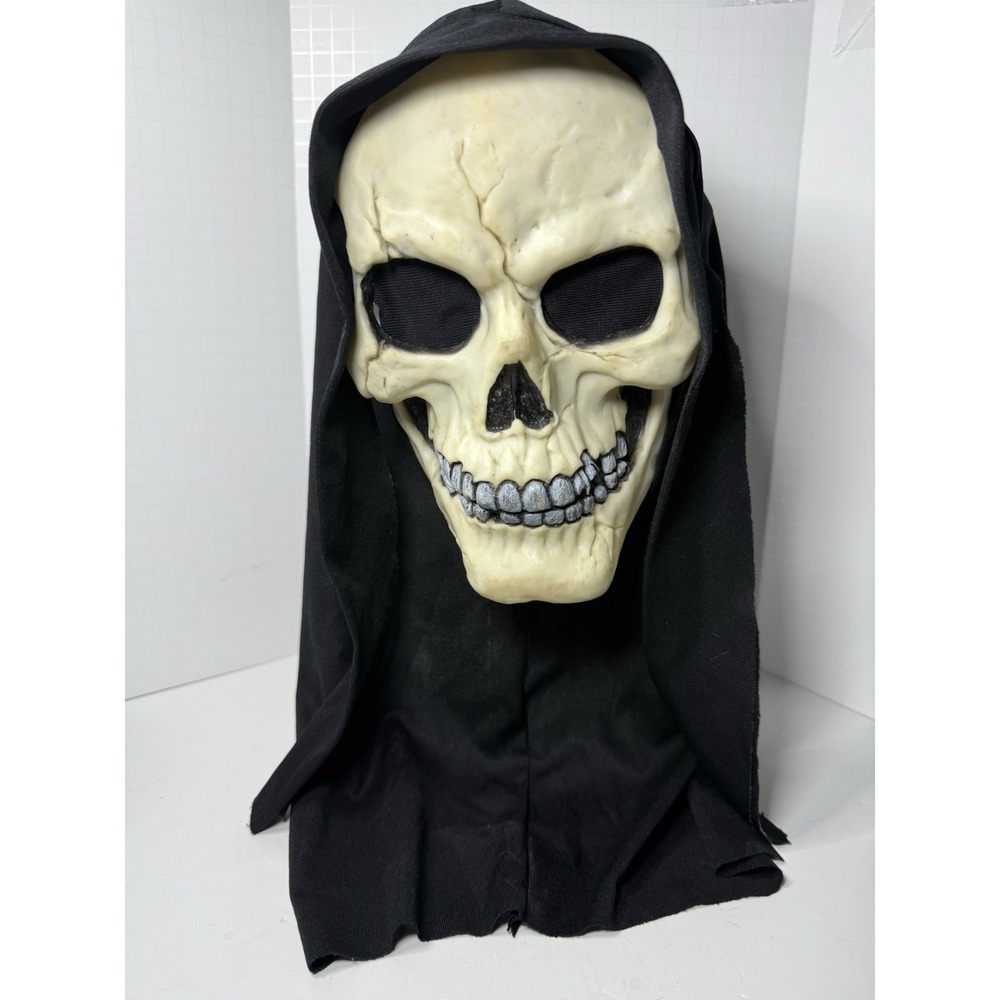VTG Easter Unlimited Skull Mask Black Shroud Glows In Dark Skeleton Bones (H043)